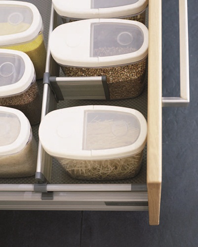 「隱」顧名思義就是隱藏式的美型收納設計,隱藏收納和