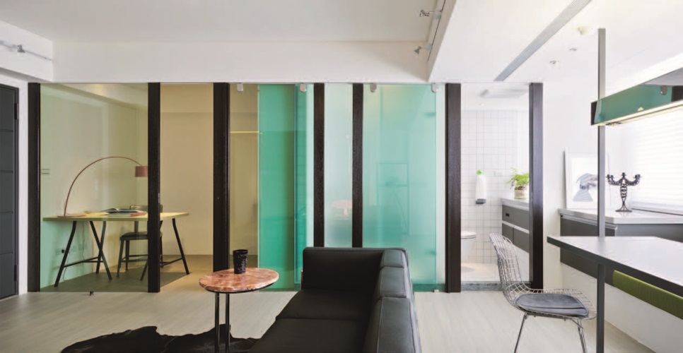 設計師轉化屋主喜愛包浩斯的工業設計,運用金屬、榆木