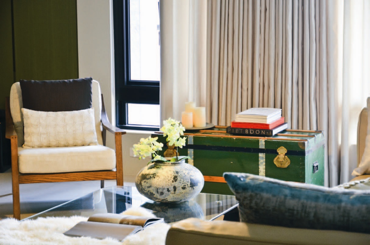 重度愛木且懂木的屋主，甚至自己親手設計做木家具，設