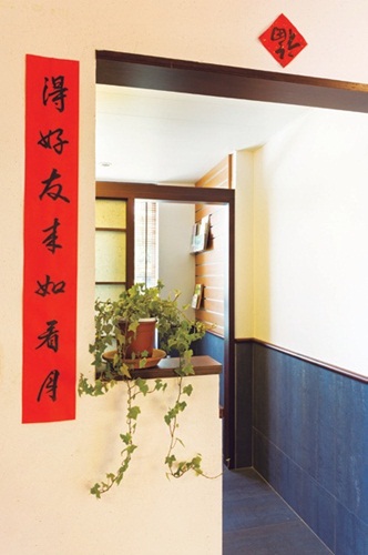 李偉文一家人住在新店花園新城的山上，喜歡自然的他提