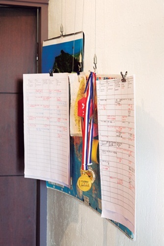 李偉文一家人住在新店花園新城的山上，喜歡自然的他提