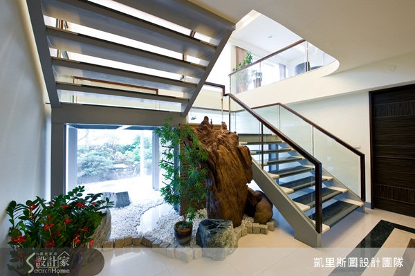 落地窗看似是平凡無奇的設計,實際上卻是能夠幫助家居