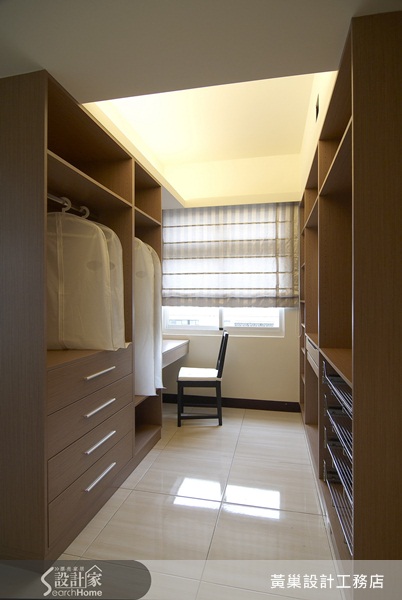 收納設計除了櫃體本身之外，最重要的莫過於五金，小小