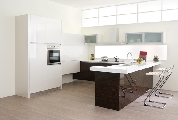 廚具不再只是僵硬的大型櫃體，透過色調、線條分割、LE