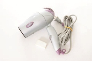 客廳的牆壁，多半不會有什麼污垢，但是在一些手會常常