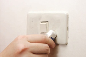 客廳的牆壁，多半不會有什麼污垢，但是在一些手會常常