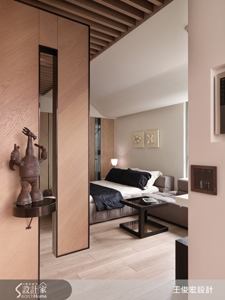 在M型社會中,連建案也趨向M型化。不是超小住宅,就是