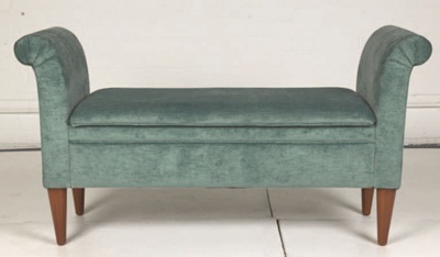 簡化古典家具線條，並融入鄉村生活語彙及簡單粉色布料