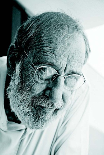 一九三三年出生，一九五〇年代開始進入業界工作的Alvar