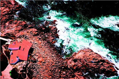 一九三三年出生，一九五〇年代開始進入業界工作的Alvar