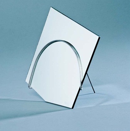 一九三三年出生，一九五〇年代開始進入業界工作的Alvar