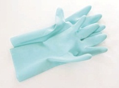 地墊上黏了許多頭髮與棉絮，如果不清除乾淨，反而讓家