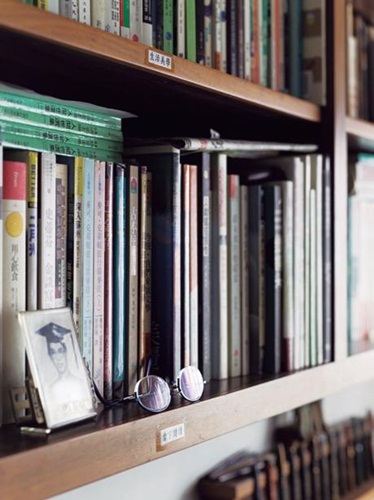 閱讀著游乾桂寫著與親子教養相關的文字「有位哲學家說