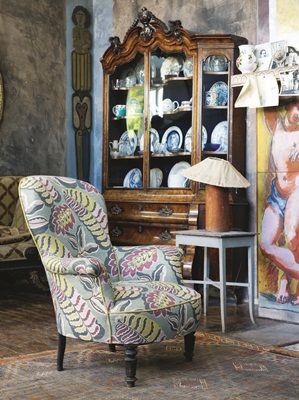 瓷盤、瓷碗不但具實用價值，精緻的瓷盤還可用來作為壁