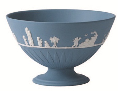 瓷盤、瓷碗不但具實用價值，精緻的瓷盤還可用來作為壁