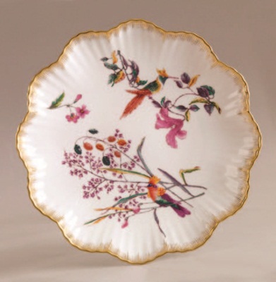 瓷盤、瓷碗不但具實用價值，精緻的瓷盤還可用來作為壁