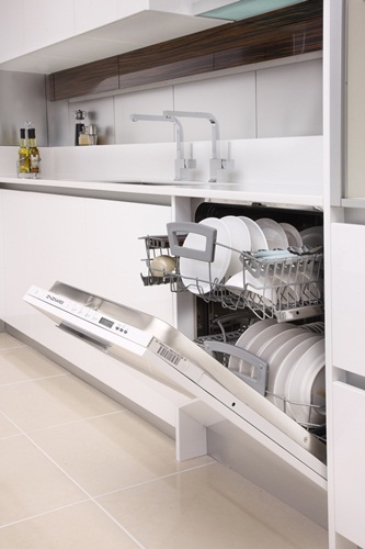 廚房是居家空間中，設計最密集與最複雜的場所，不大的