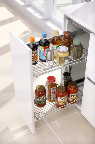 廚房是居家空間中，設計最密集與最複雜的場所，不大的