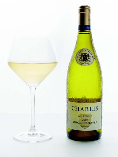 夏天是屬於海洋的季節，海鮮與葡萄酒搭配的美味，更是