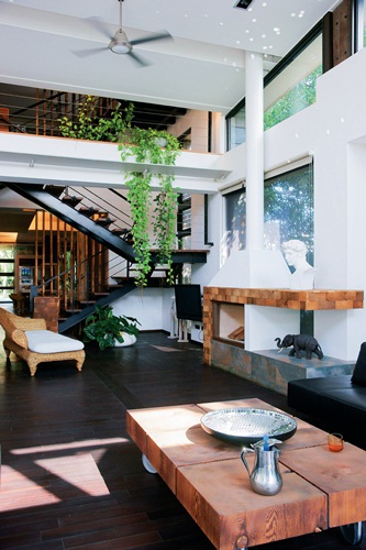 厭倦了北市都會的壓迫感，李育奇與劉薇君決定回到廣闊