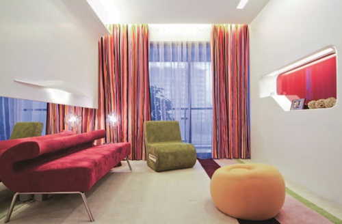 Le C o r b u s i e r在他的設計裡用undulating line