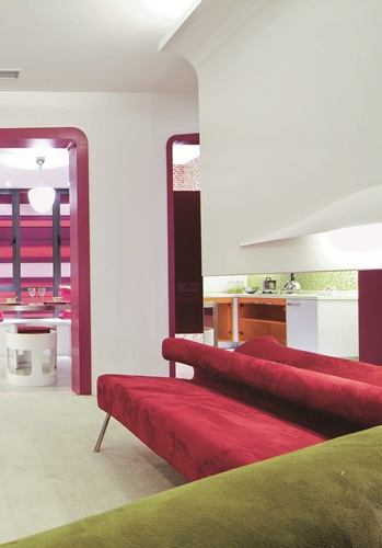 Le C o r b u s i e r在他的設計裡用undulating line