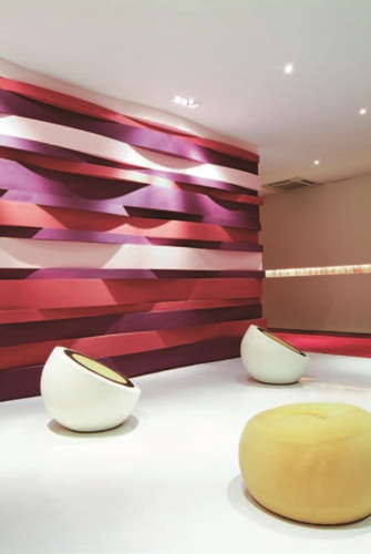 Le C o r b u s i e r在他的設計裡用undulating line