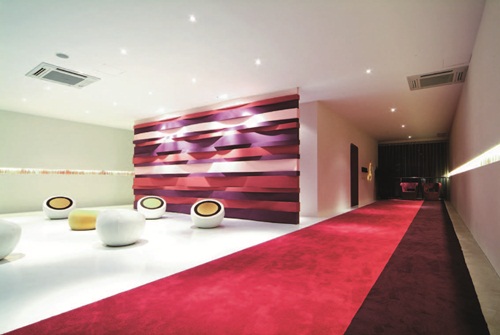 Le C o r b u s i e r在他的設計裡用undulating line