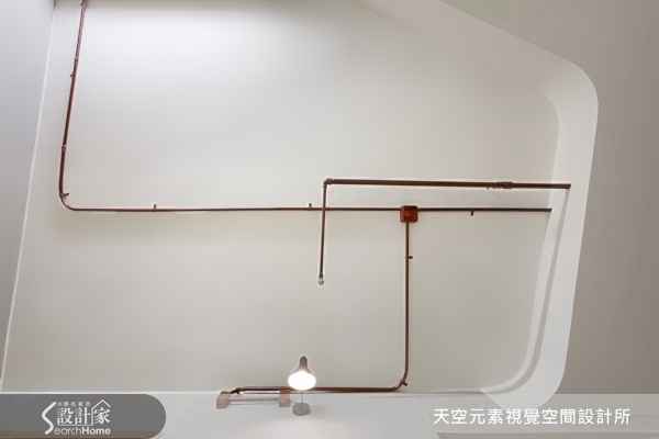 面對一個建築基地為多角型,且屋況老舊有壁癌、漏水問