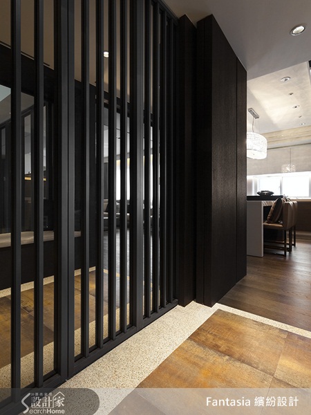 有人說女人就像蜈蚣，鞋子再多都不夠穿，也因此鞋櫃幾