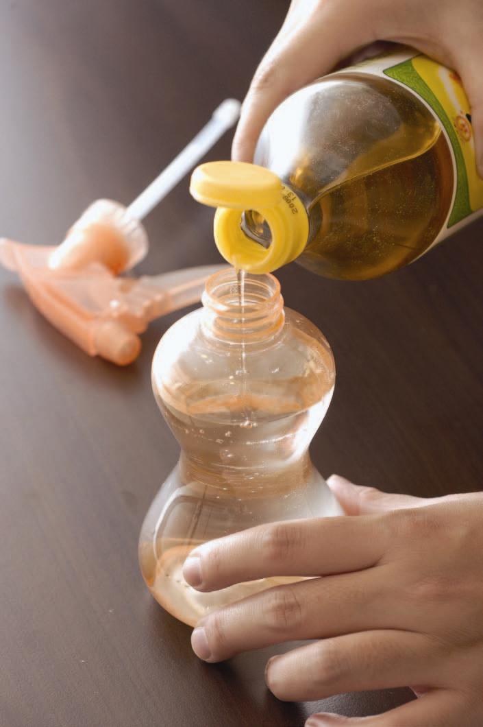 方法五零負擔玻璃清潔劑使用小道具：白醋、水、抹布或