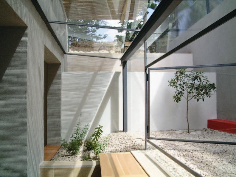 設計靈感來自於浪漫主義繪畫特色及Piet Mondrian的畫