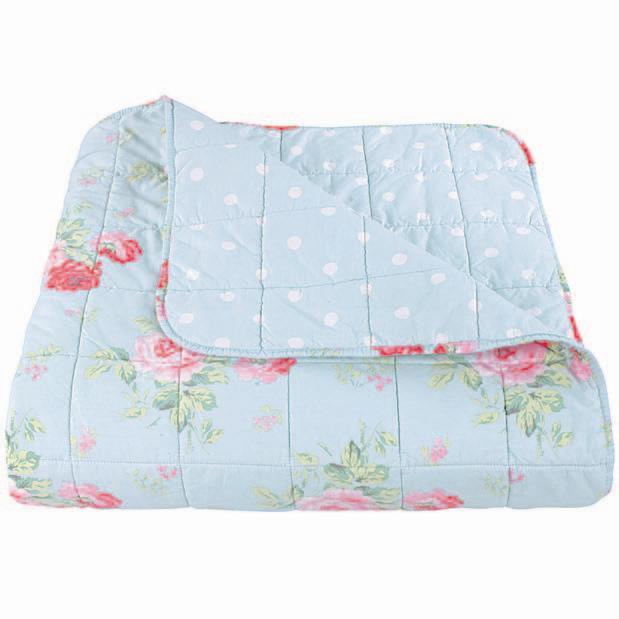 選一個質感與視覺效果兼具的床組，搭配各類精緻的燈飾