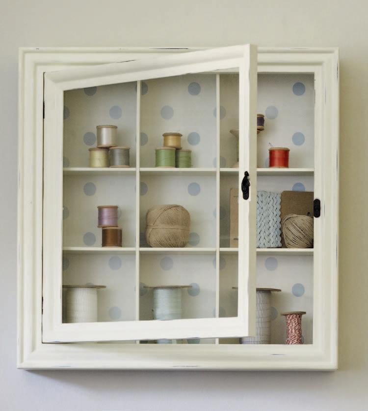 選一個質感與視覺效果兼具的床組,搭配各類精緻的燈飾