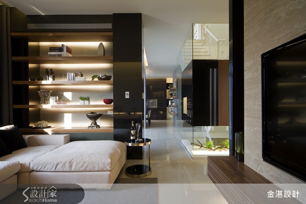 櫃體設計依照機能性質的不同，大致可以二分為開放式展