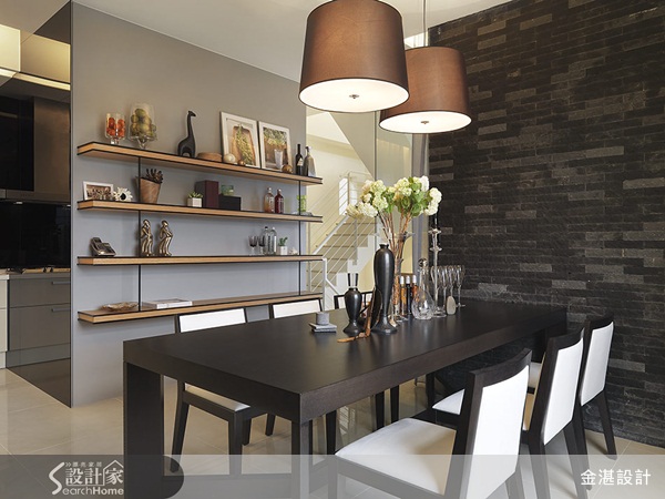 櫃體設計依照機能性質的不同，大致可以二分為開放式展