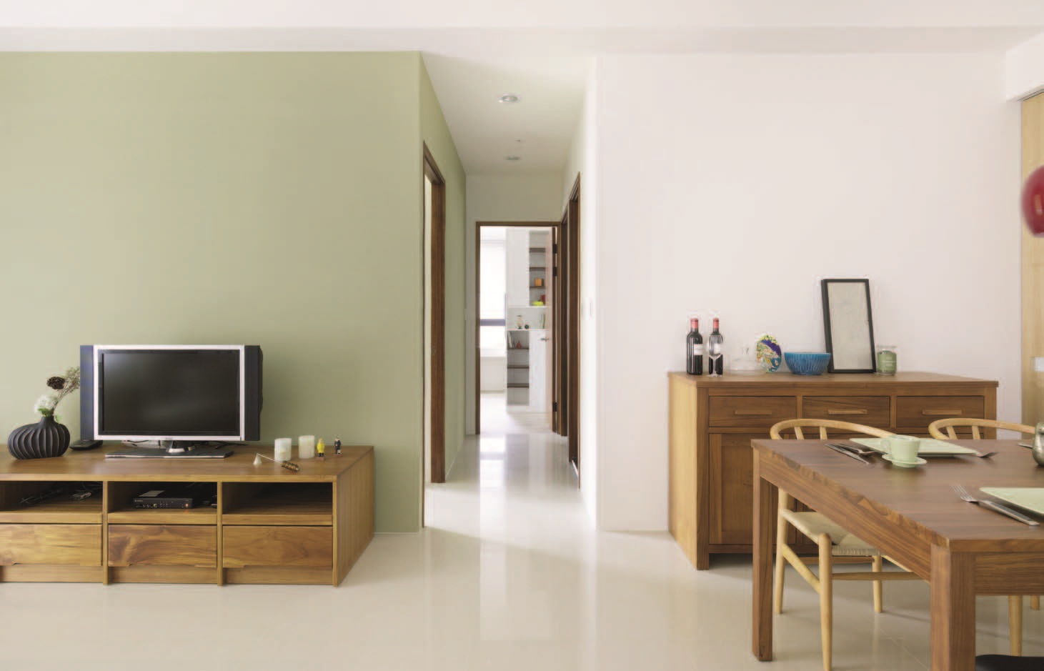 色彩感現代人對於壁面用色，已不再偏好純白牆面，對自