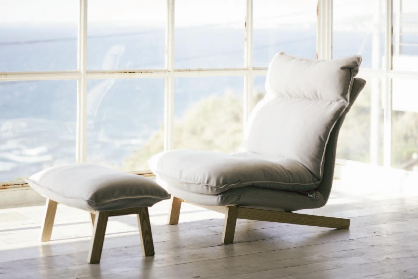 在沉靜的空間中，此類家具沒有花俏裝飾和多餘色彩，而