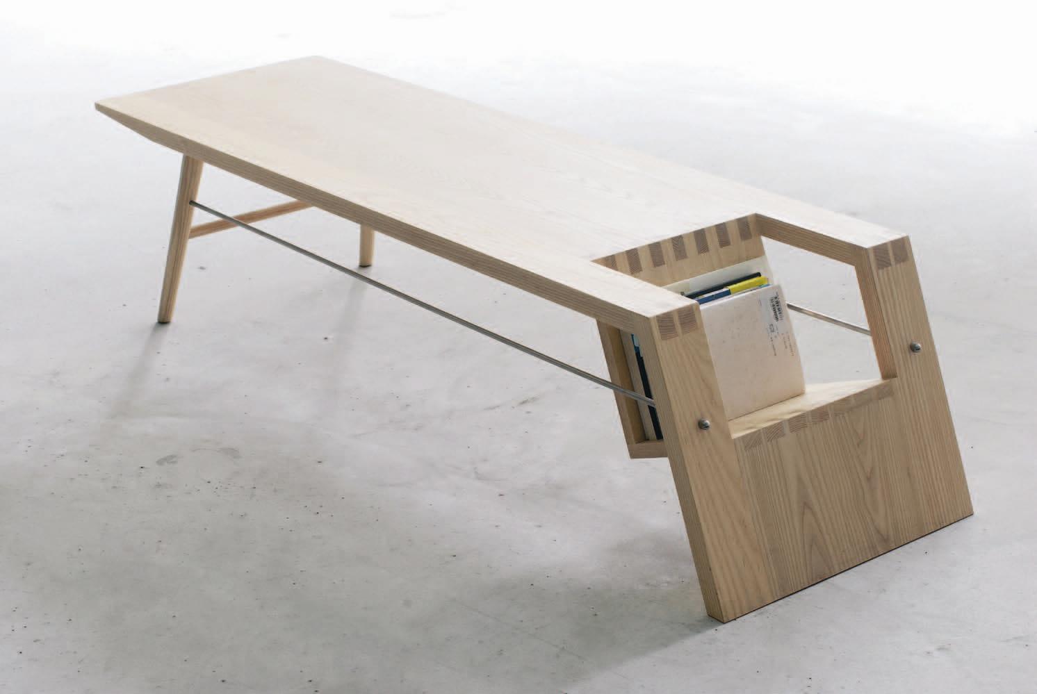 在沉靜的空間中，此類家具沒有花俏裝飾和多餘色彩，而