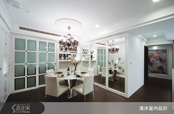 以簡潔俐落的現代風格為基礎，注入細緻的古典設計語彙