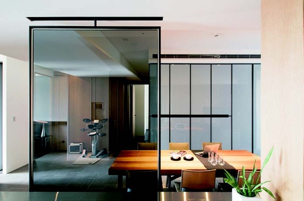 利用牆將生活單元區域隔開,大格局能彈性變為許多小格