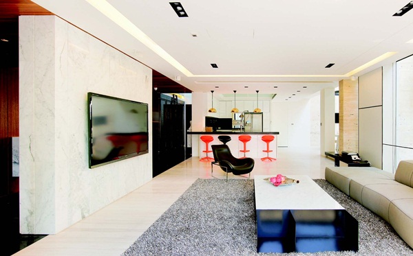 利用牆將生活單元區域隔開，大格局能彈性變為許多小格