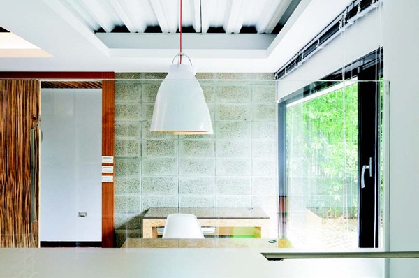 利用牆將生活單元區域隔開,大格局能彈性變為許多小格