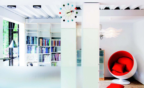 利用牆將生活單元區域隔開,大格局能彈性變為許多小格