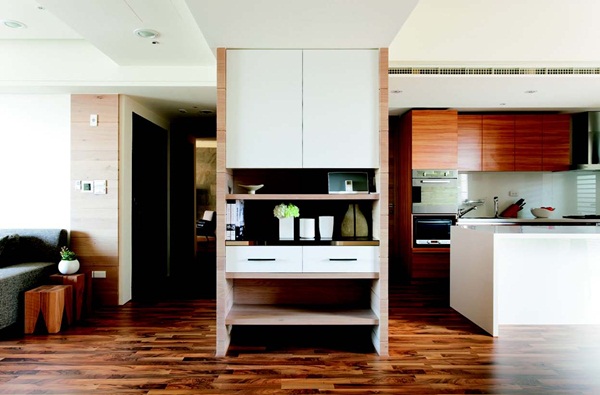 利用牆將生活單元區域隔開，大格局能彈性變為許多小格