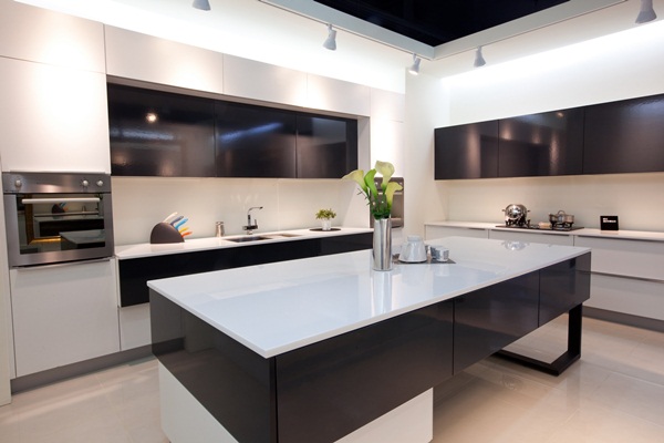 隨生活型態改變,現代人的生活空間越來越有限,複合運