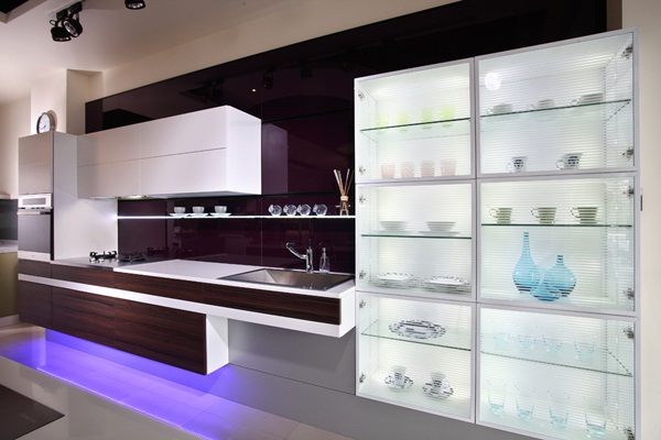 隨生活型態改變,現代人的生活空間越來越有限,複合運