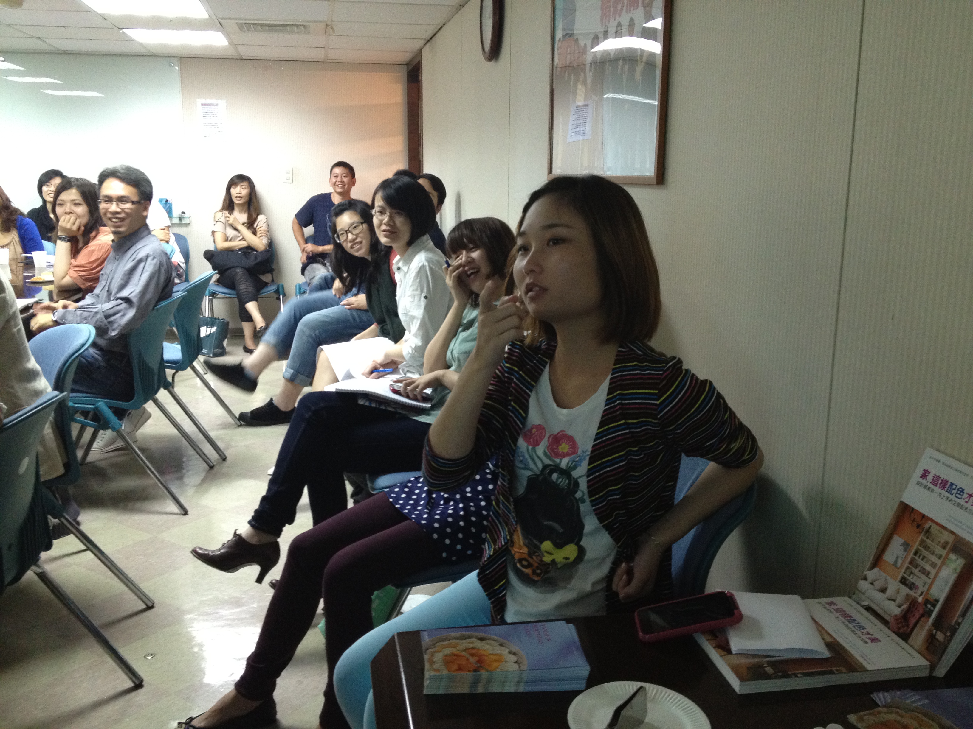 漂亮家居設計家舉辦了色彩空間美感講座,對空間色彩有