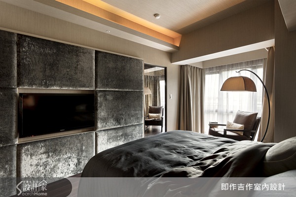 劉嘉雯與即作吉作設計團隊運用訂製家具工廠製作現場組