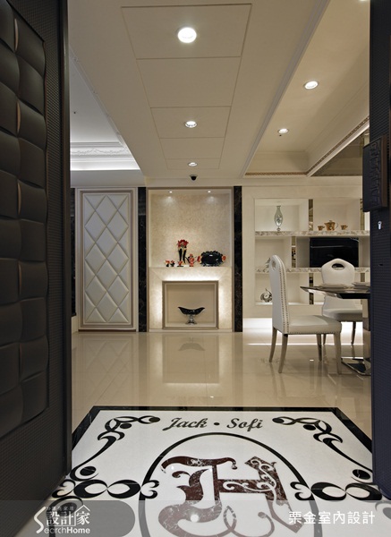 新古典空間因為有著古典風格的穩重但同時兼有現代風格